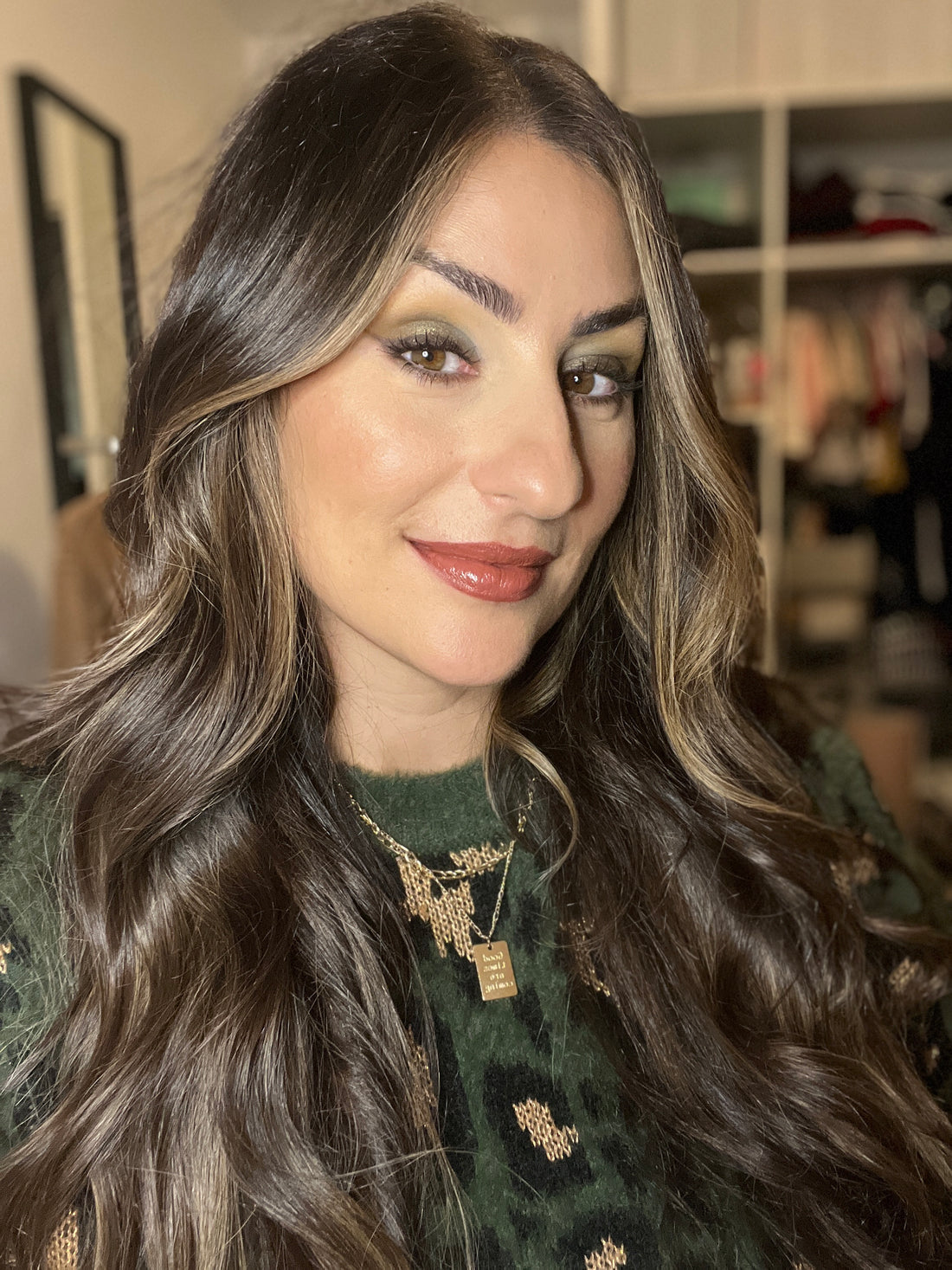 Un maquillage vert forêt inspiré par... mon pull !