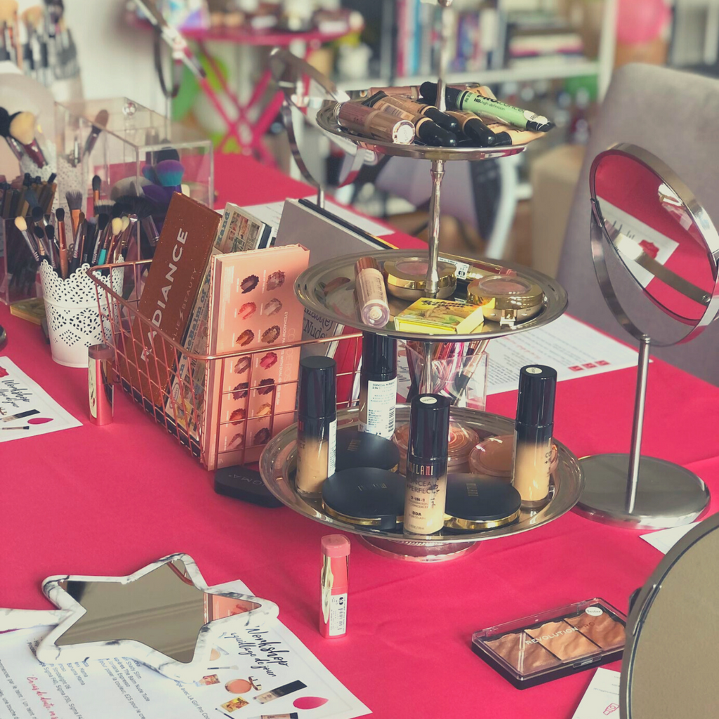 Atelier Maquillage Enterrement Vie de Jeune Fille - Makeup Jour