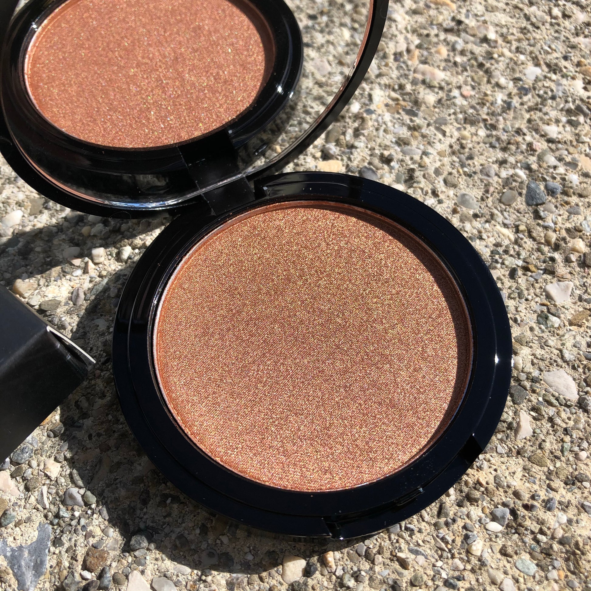 Slayed by Onik Cosmetics Highlighter